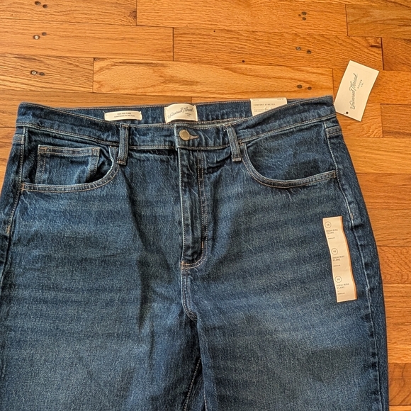 NWT U!iversal Thread High Rise Flare Jeans - Picture 2 of 7